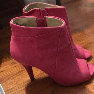 Shoe dazzle pink booties